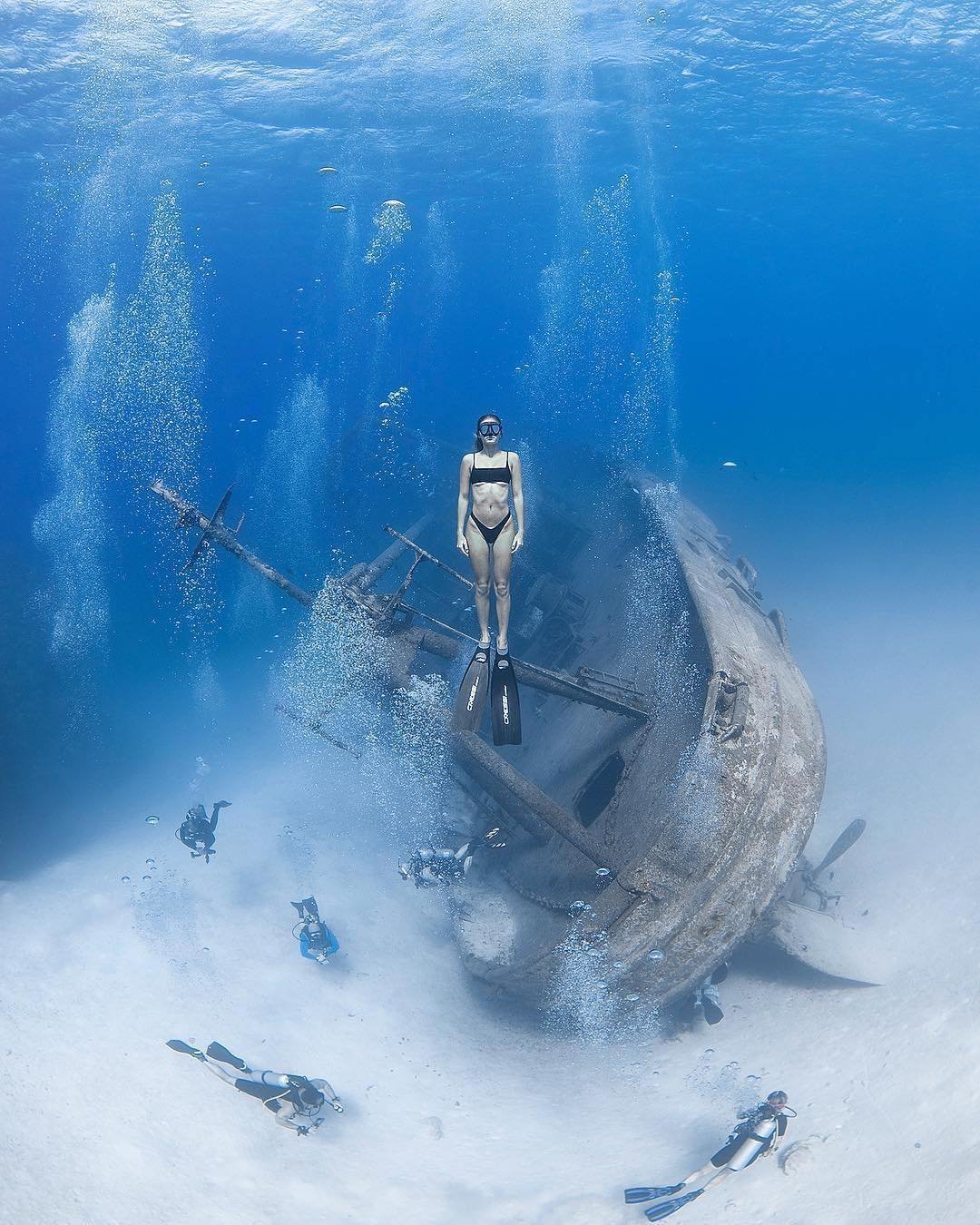 1080x1350, 248 Kb / под водой, дайвер, корабль, дно