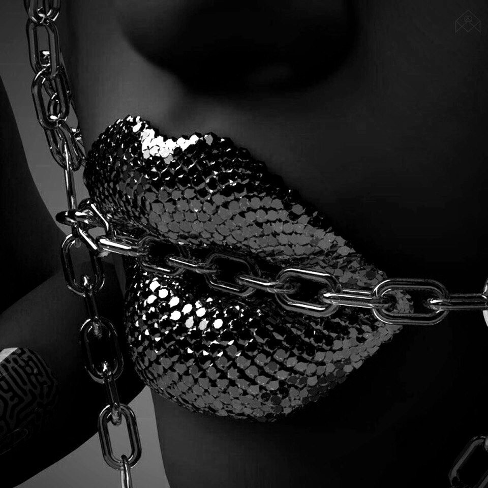 960x960, 139 Kb / ч/б, цепь, блестки