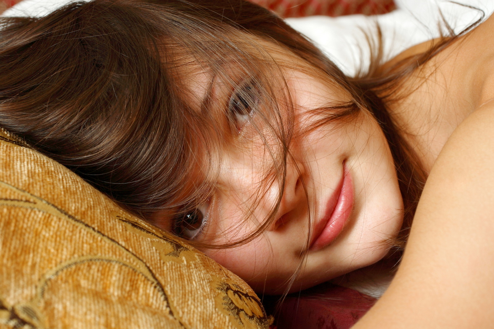 1600x1067, 520 Kb / подушка, ресницы, одеяло, Alina F, Алина Кукушкина