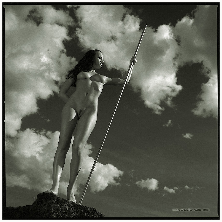 920x920, 211 Kb / ч/б, дама с шестом, облака, amelkovich