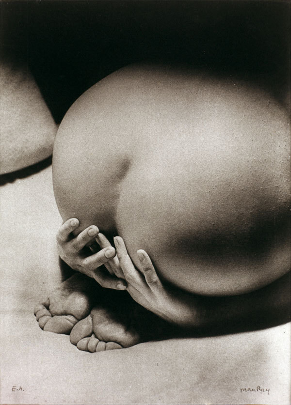 600x836, 95 Kb / девка, задница, молитва, ч/б, La Priere, Man Ray