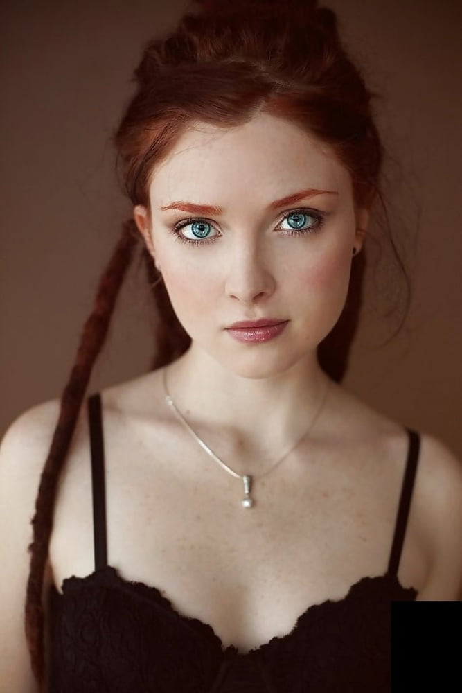 667x1000, 46 Kb / рыжая, лицо, косички, макияж, глаза, цепочка, подвеска, портрет