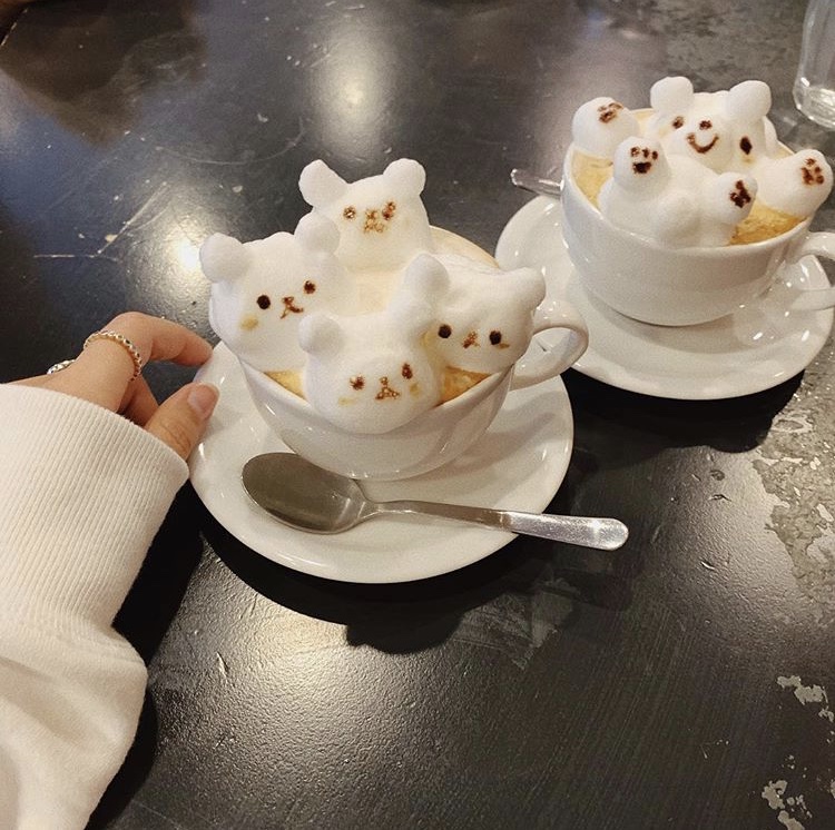 750x746, 205 Kb / рука, кольцо, чашки, кофе, пенка, мишки