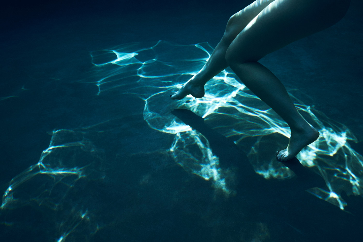 1500x1000, 247 Kb / под водой, ступня, нога, узоры