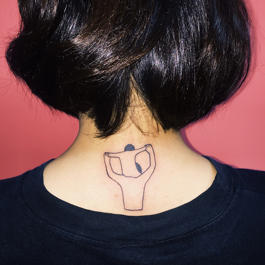 900x900, 298 Kb / девка, загривок, тату, сотворение бобтота