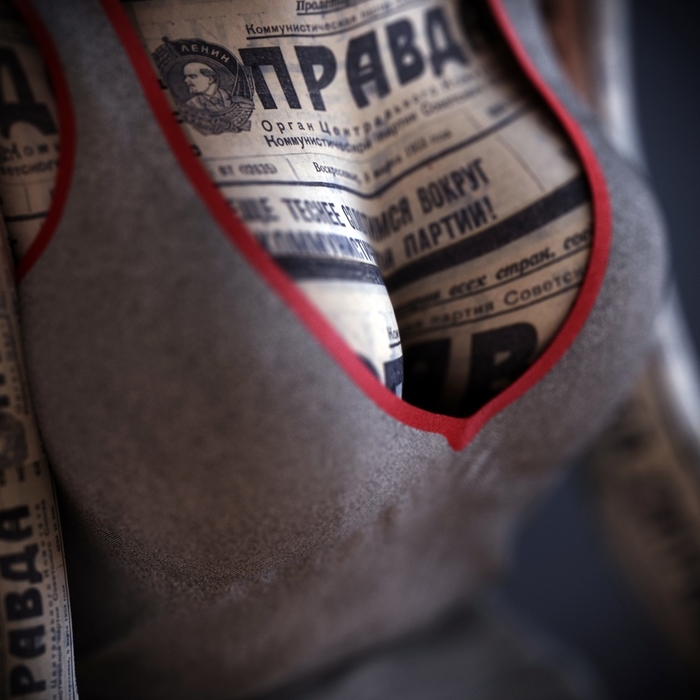 700x700, 240 Kb / правда, майка, газета