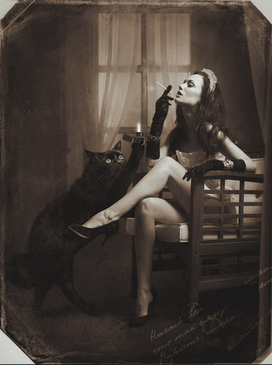 950x1273, 259 Kb / Гелла, кот, Бегемот, сигаретка, зажигалка, перчатки, ч/б