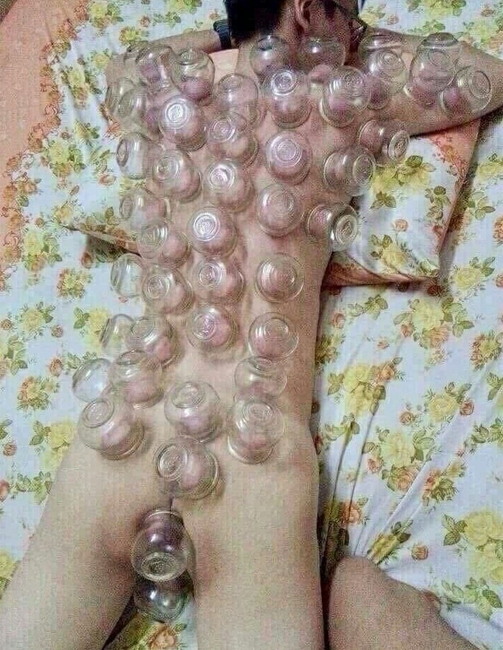 712x920, 198 Kb / банки, часы, очки, лежит