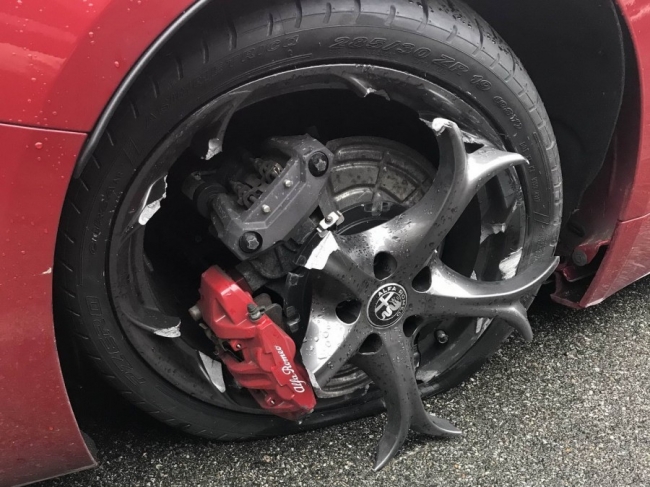 650x487, 231 Kb / автомобиль, тормоза, авария, диск, литой, суппорт, накладки