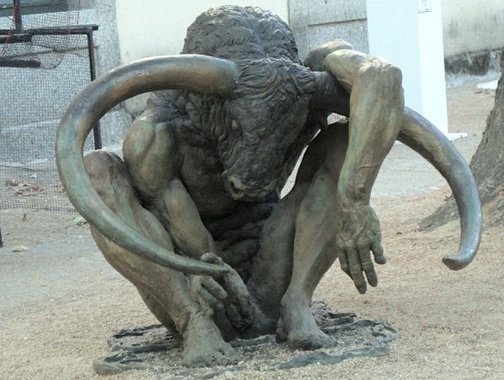 713x538, 76 Kb / минотавр