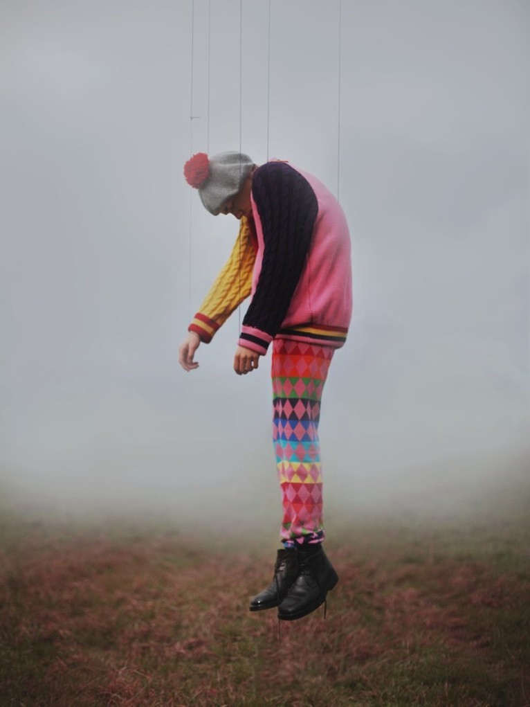 766x1021, 67 Kb / арлекин, ниточки, туман