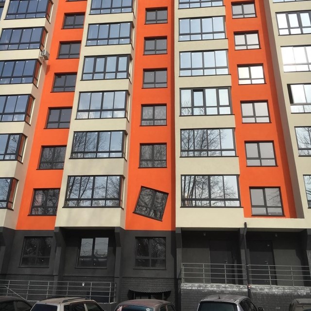 640x640, 101 Kb / Дом, окно