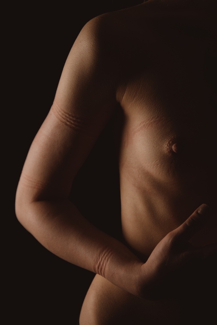 721x1080, 69 Kb / след, веревка, без головы, сосок