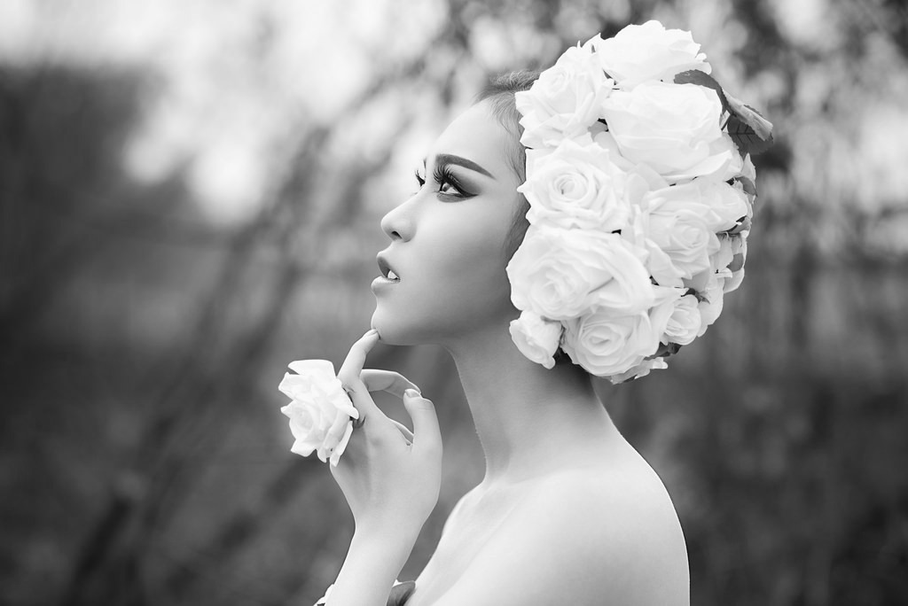 1024x684, 80 Kb / розы, ч/б, азиатка