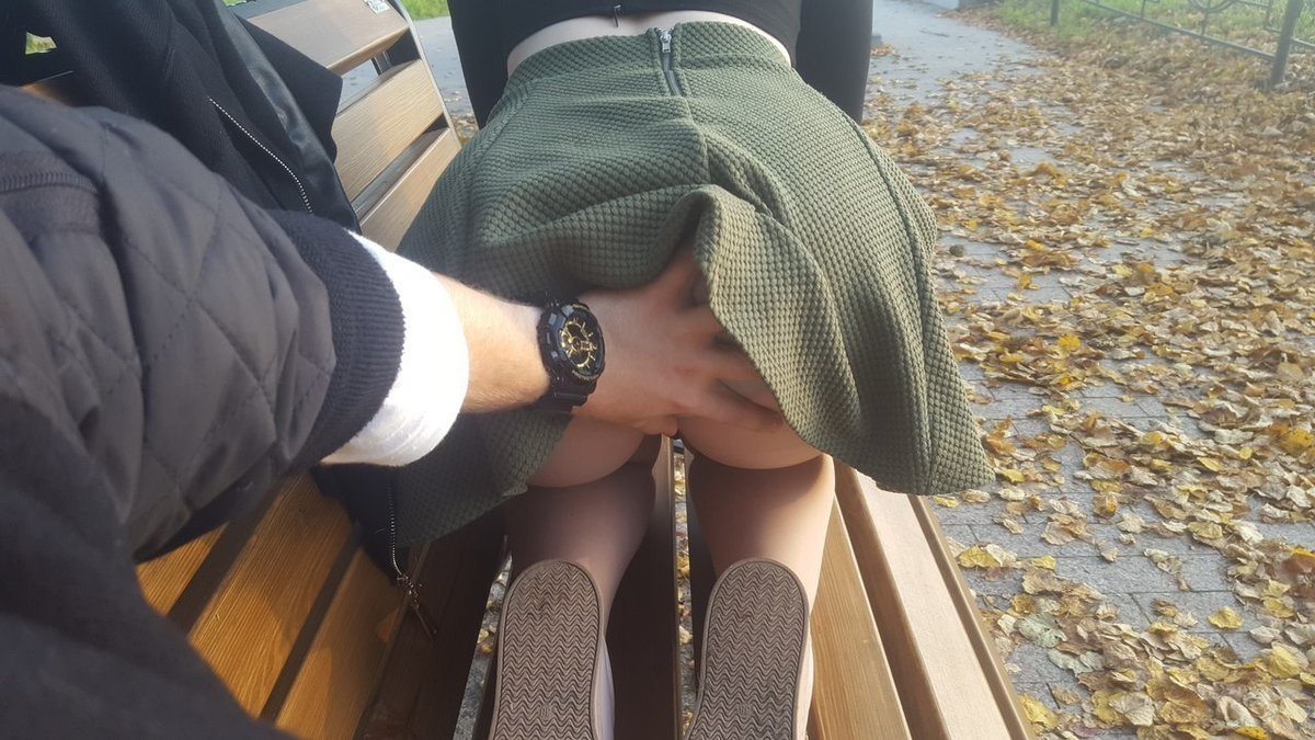 1200x675, 177 Kb / юбка, скамейка, часы, осень, листопад