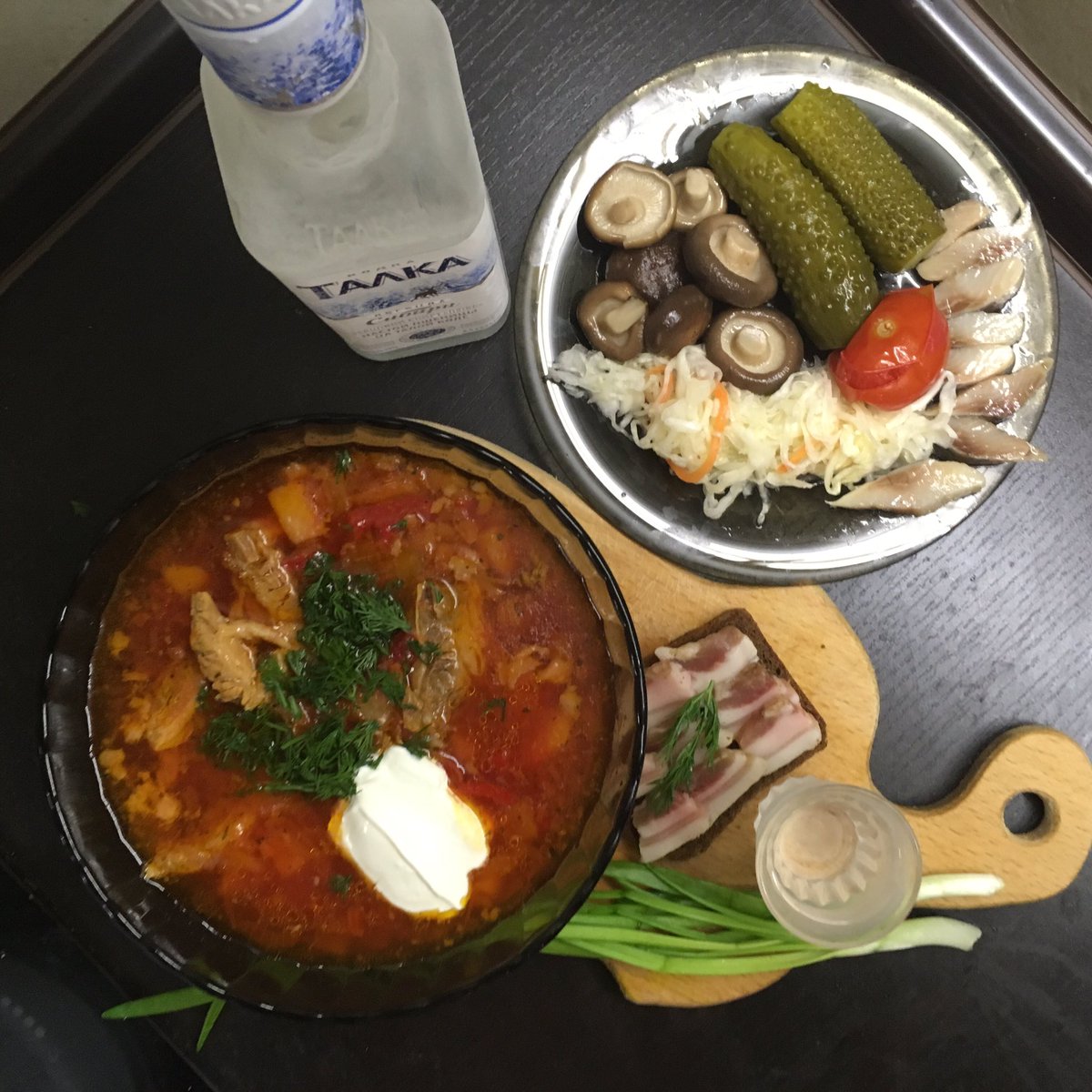 1200x1200, 223 Kb / водка, борщ, сало, лук, огурцы, грибы, соления