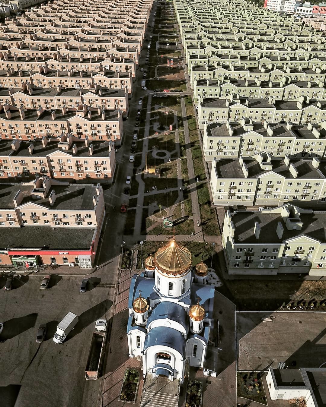 1080x1350, 407 Kb / церковь, панельки, микрорайон, скрепы