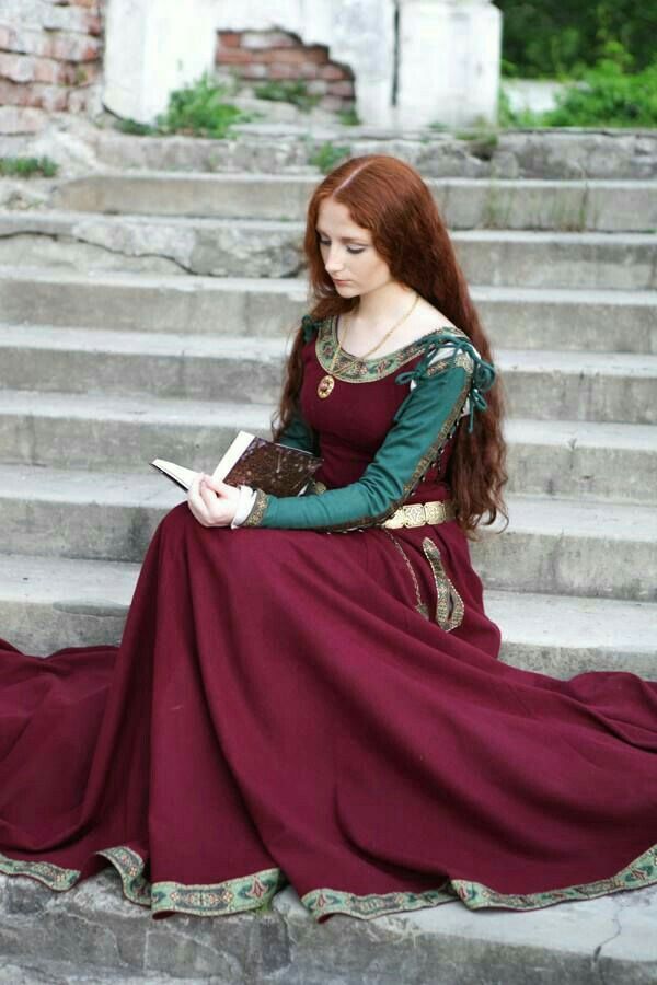 600x900, 68 Kb / женщина, рыжая, платье, бордовое, красное, книга, ступени