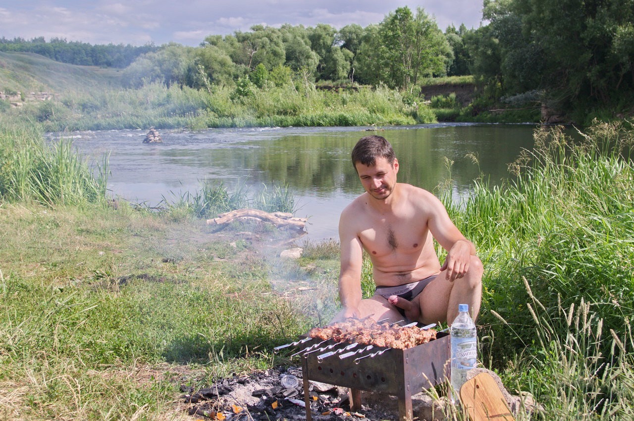 1280x850, 390 Kb / шашлык, берег, река