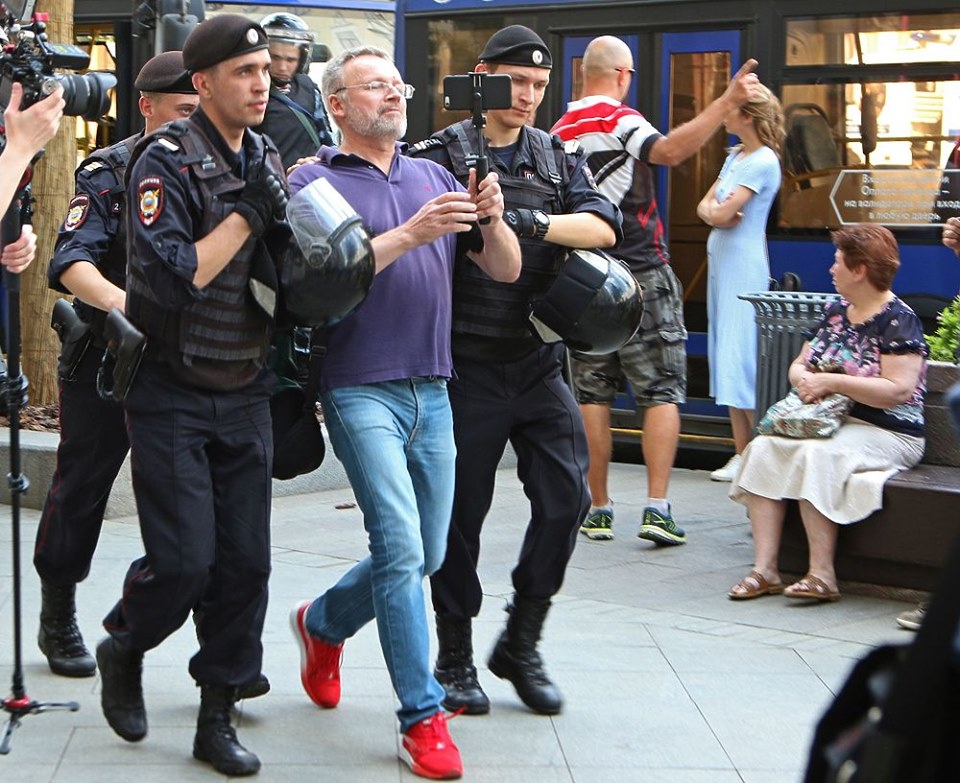 960x783, 174 Kb / полиция, задержание, оппозиционер, политота