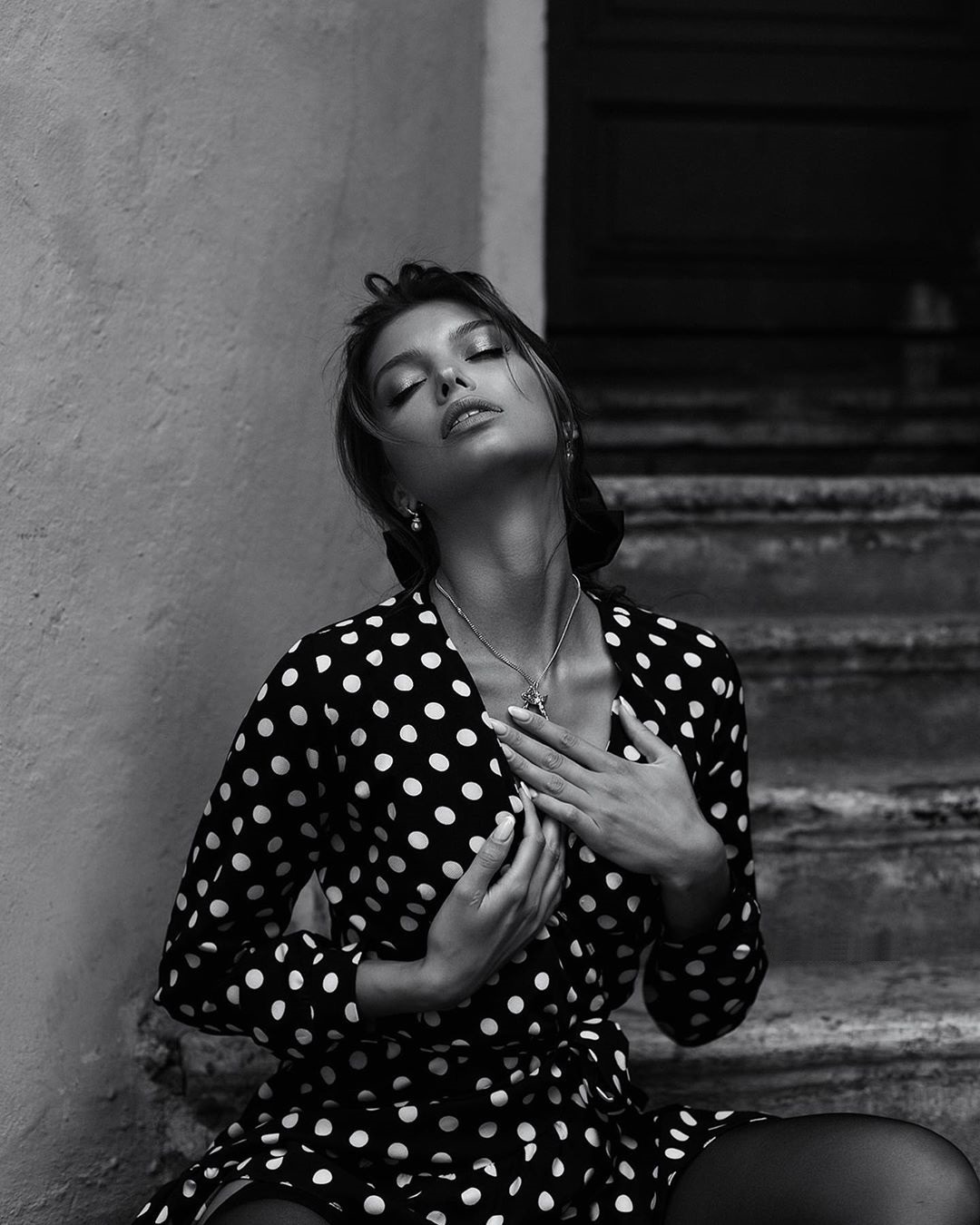 1080x1350, 196 Kb / ч/б, кулон, горошек