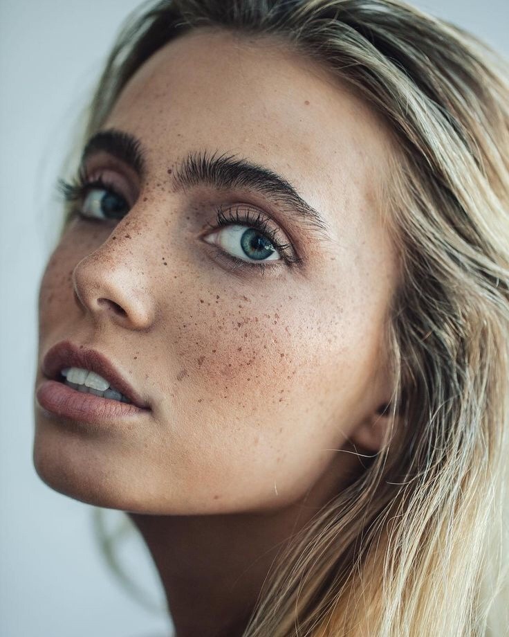 736x920, 132 Kb / лицо, блондинка, голова, веснушки