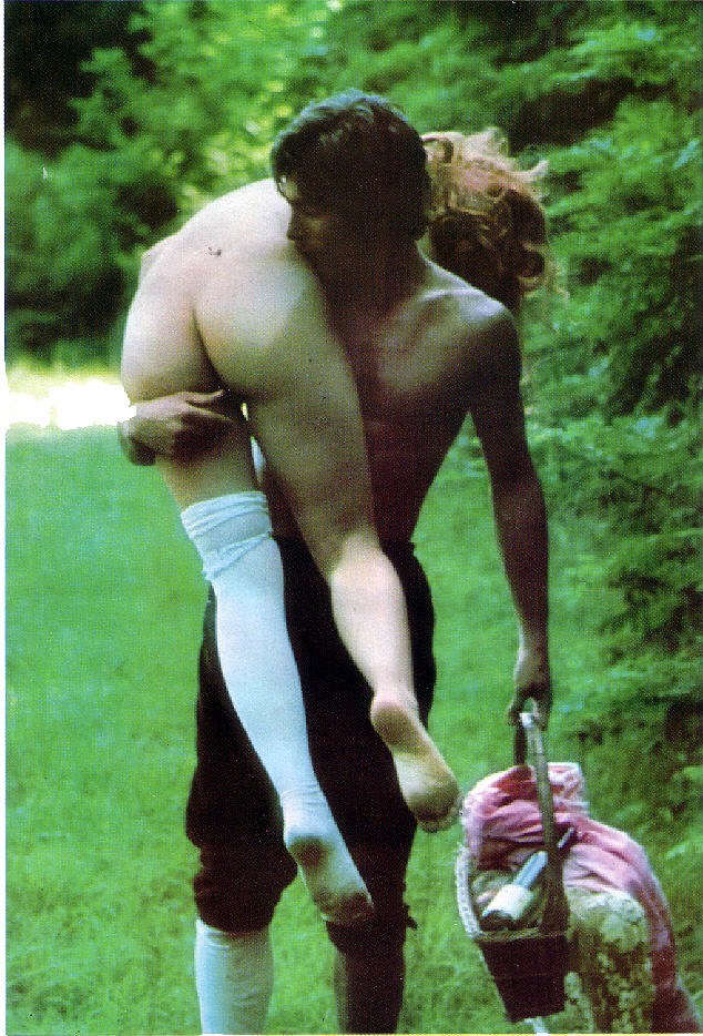 634x934, 200 Kb / Зелень, поляна, тело, корзина