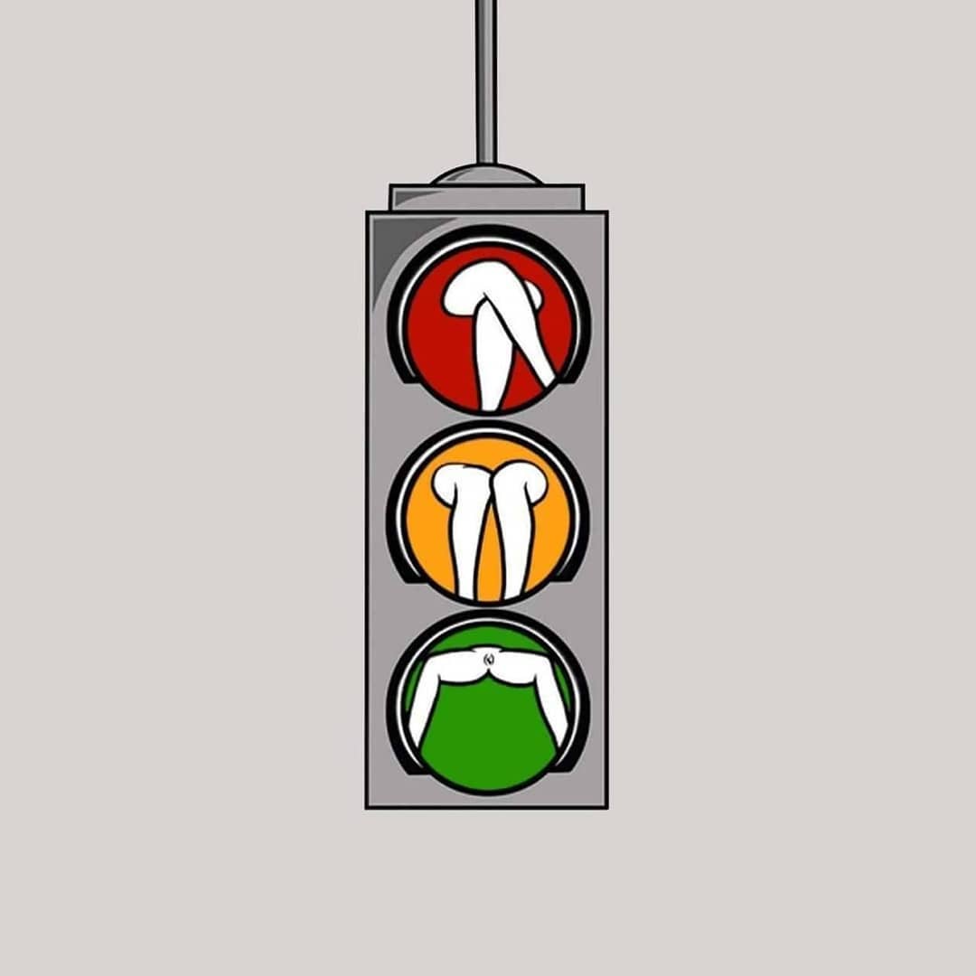 1080x1080, 28 Kb / светофор, ноги