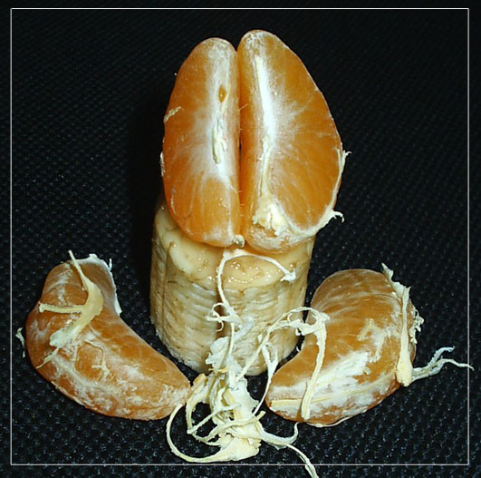 531x527, 108 Kb / банан, апельсин, дольки, член