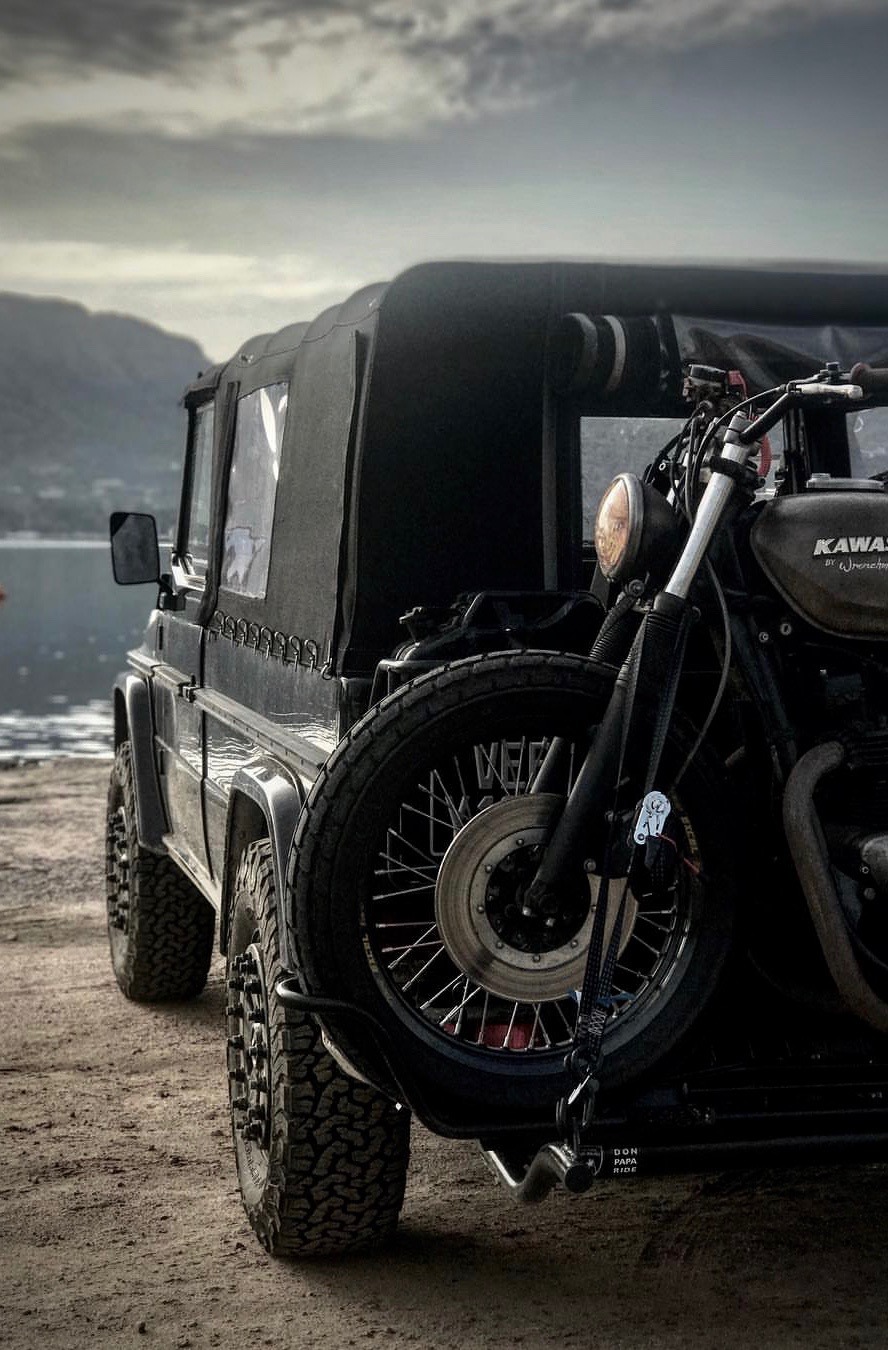 888x1350, 275 Kb / автомобиль, джип, внедорожник, мотоцикл, кавасаки, берег