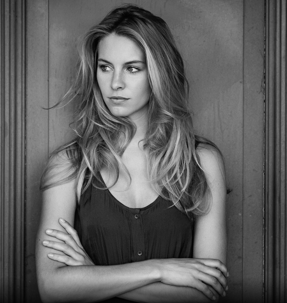 958x1009, 206 Kb / ч/б, девушка, взгляд