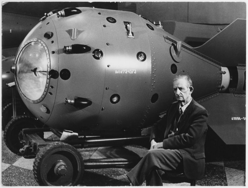 800x608, 69 Kb / Харитон, академик, ядерная, бомба, макет