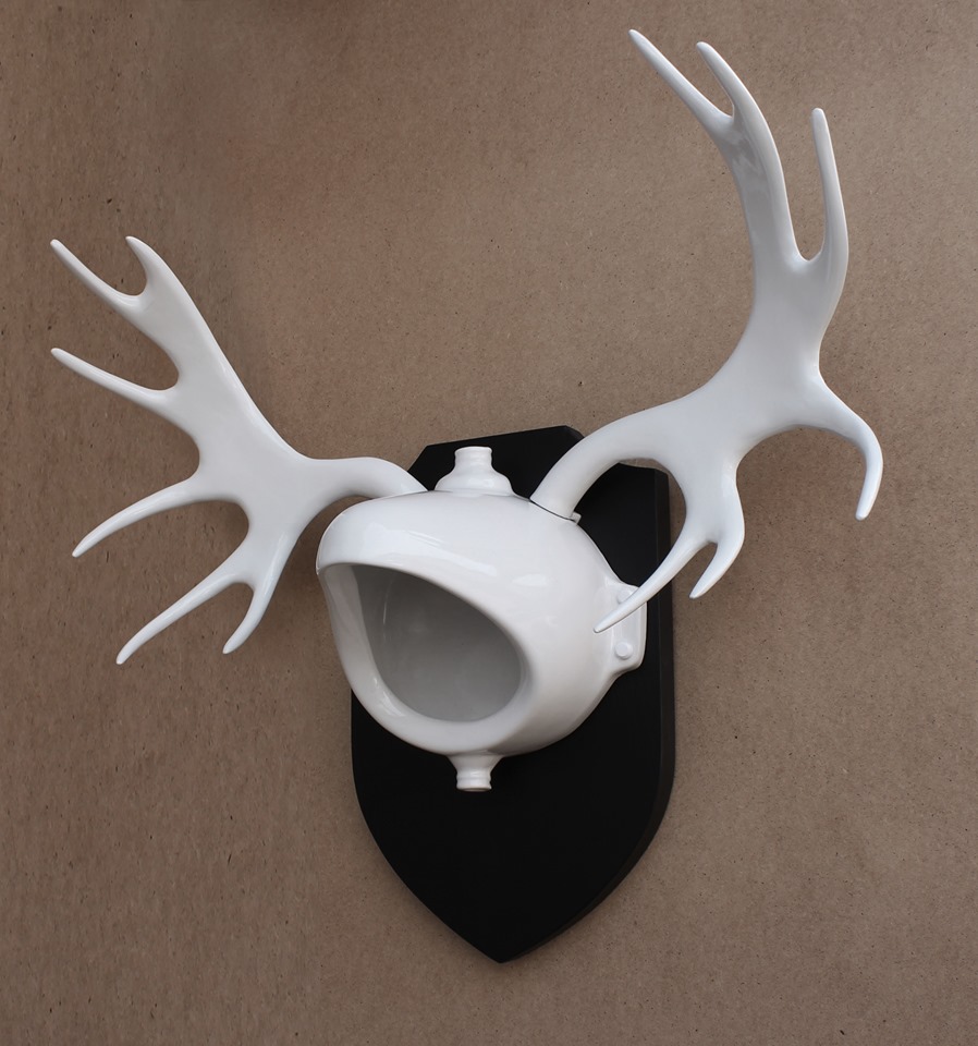 898x960, 159 Kb / писсуар, рога, Слонов