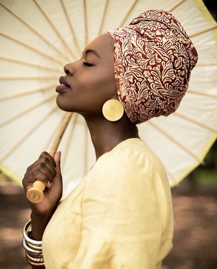 750x929, 267 Kb / зонтик, тюрбан, серьги, браслеты