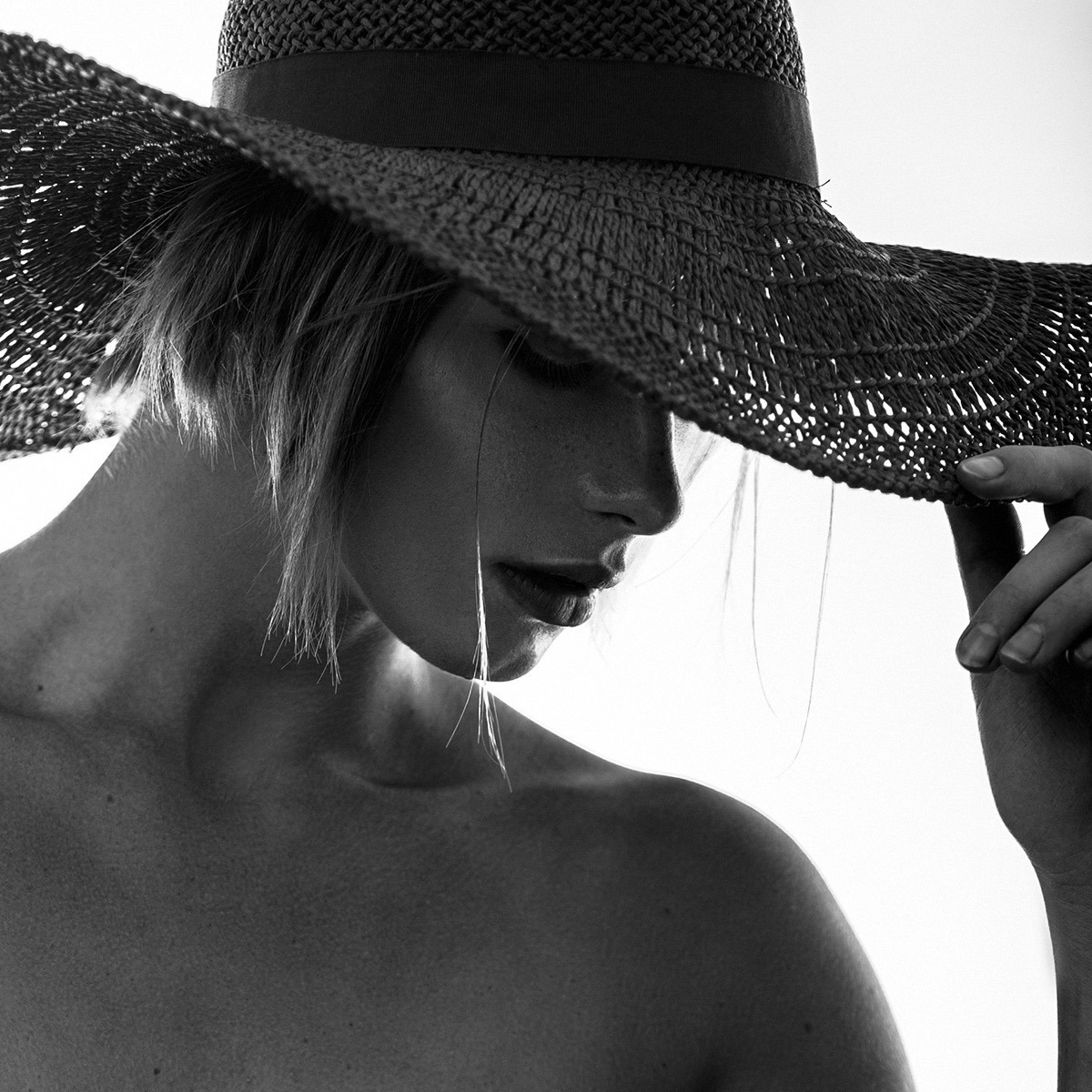 1200x1200, 354 Kb / шляпа, портрет, ч/б