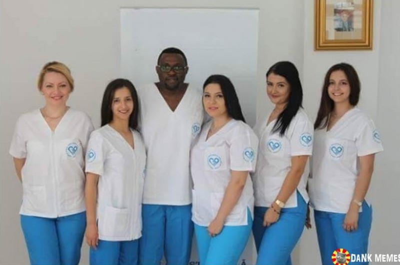 800x531, 63 Kb / девки, медсестра, врач, негр