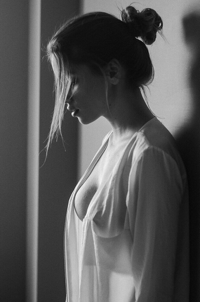 662x1000, 108 Kb / ч/б, грудь, пучок