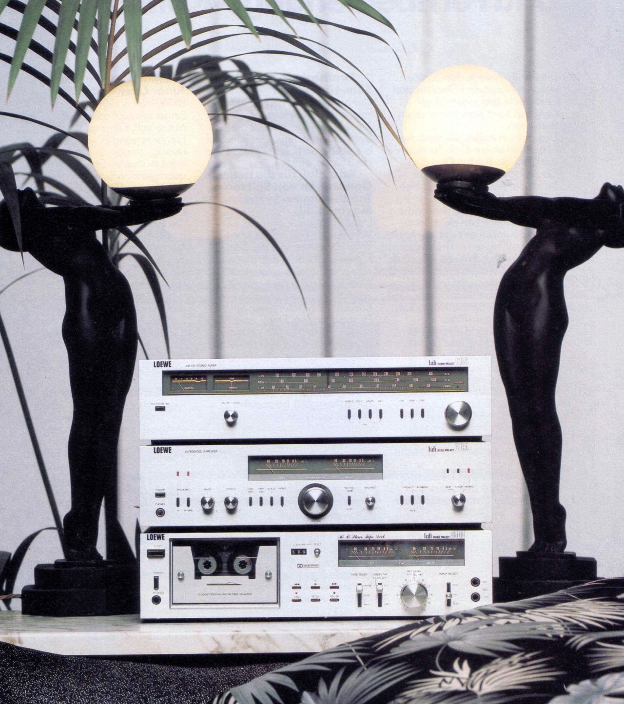 1280x1445, 556 Kb / магнитофон, усилитель, аудио, пальмы, лампа