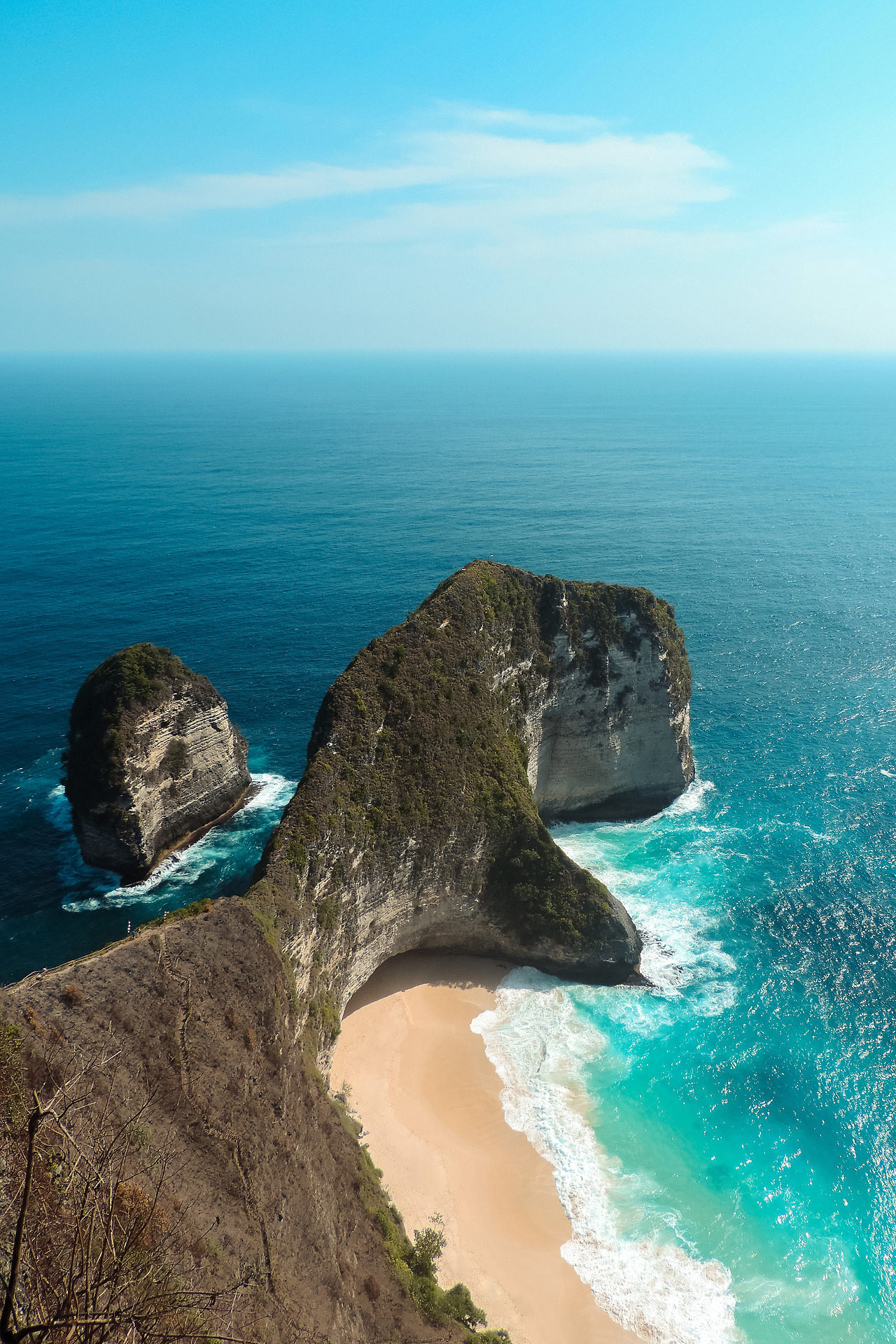 1280x1920, 620 Kb / море, океан, берег, пляж, песок, скала