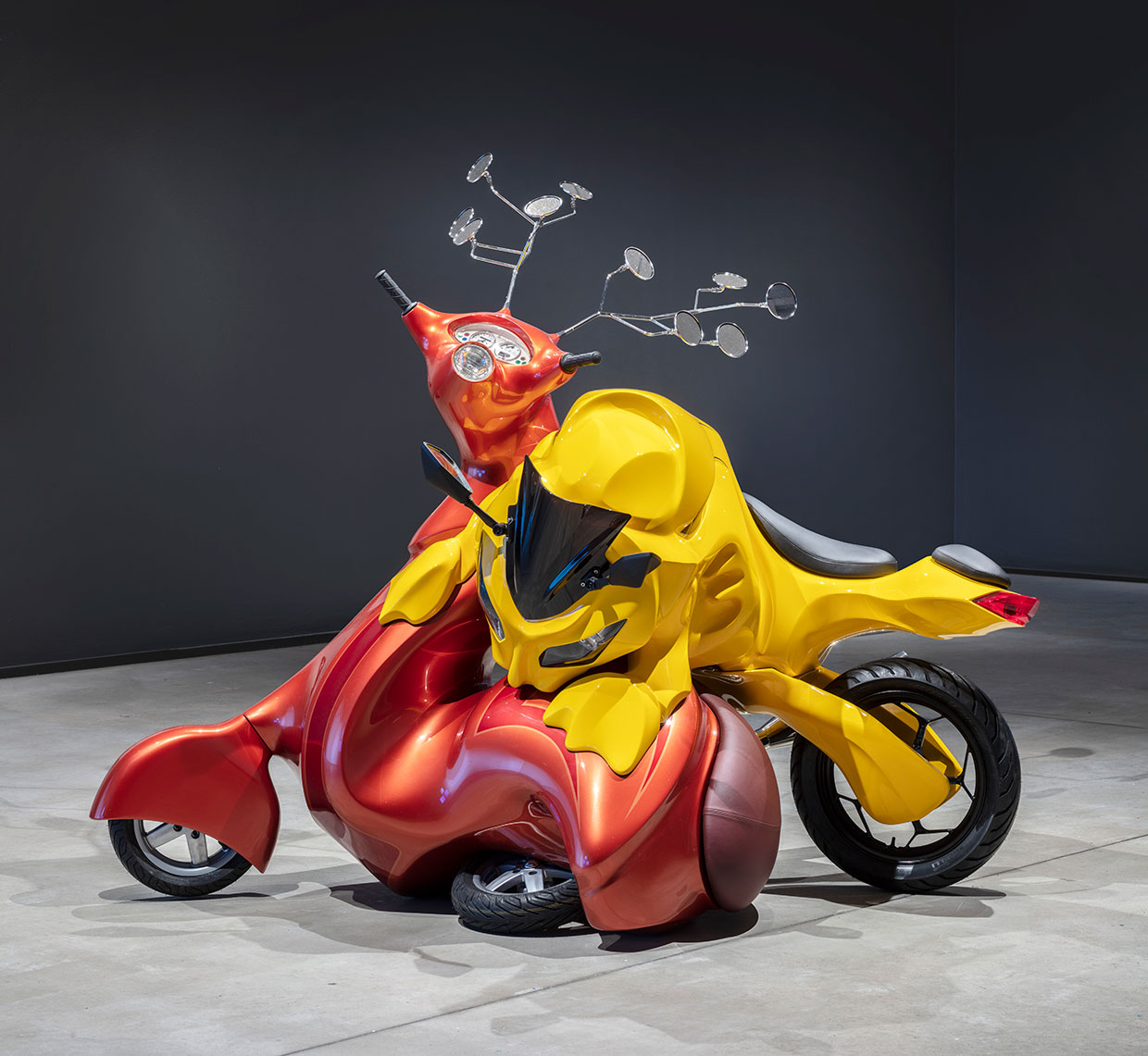 1240x1141, 189 Kb / мото, байк, любовь, экспонат, жёлтый, красный