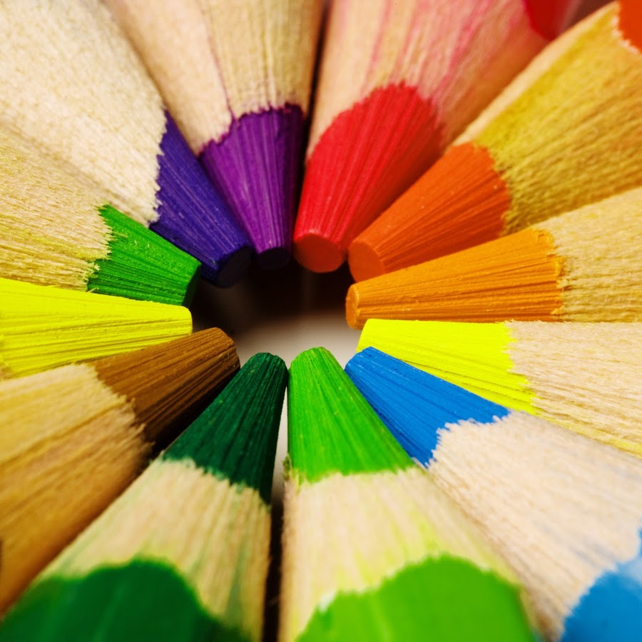 900x900, 119 Kb / карандаши, анус, красный, зелёный, синий