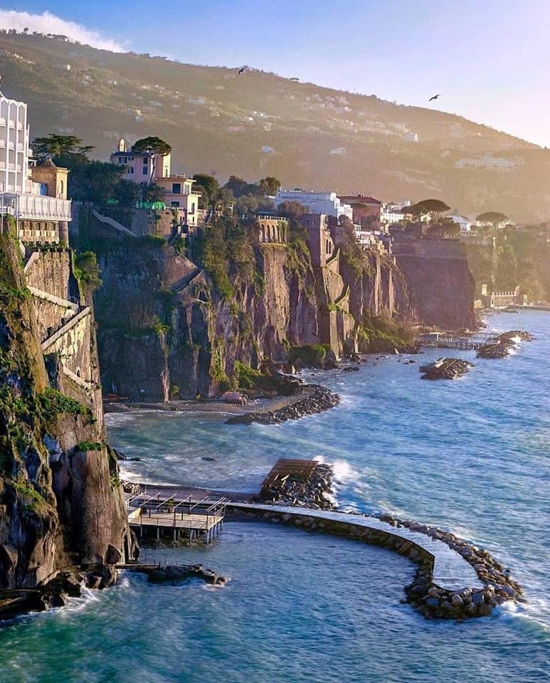 773x960, 169 Kb / город, Италия, Сорренто, берег, море, скалы, пирс