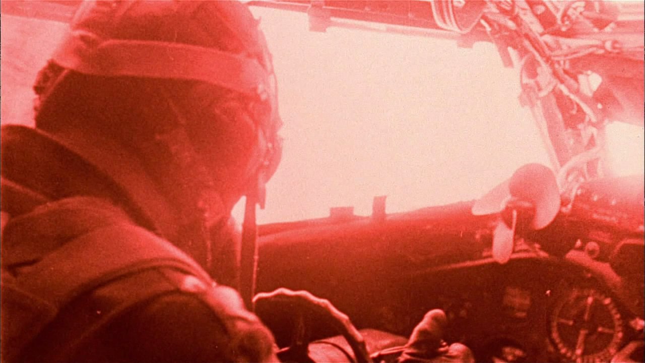 1280x720, 123 Kb / самолет, кабина, шлем, вентилятор, Кузькина мать, бомба, испытания, ядерная бомба, полигон, Сухой Нос, ссср