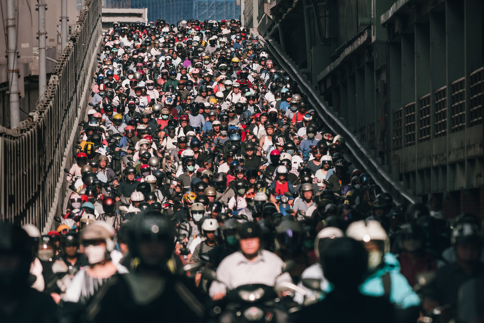 1600x1067, 525 Kb / пробка, Тайвань, Тайбэй, мотороллер