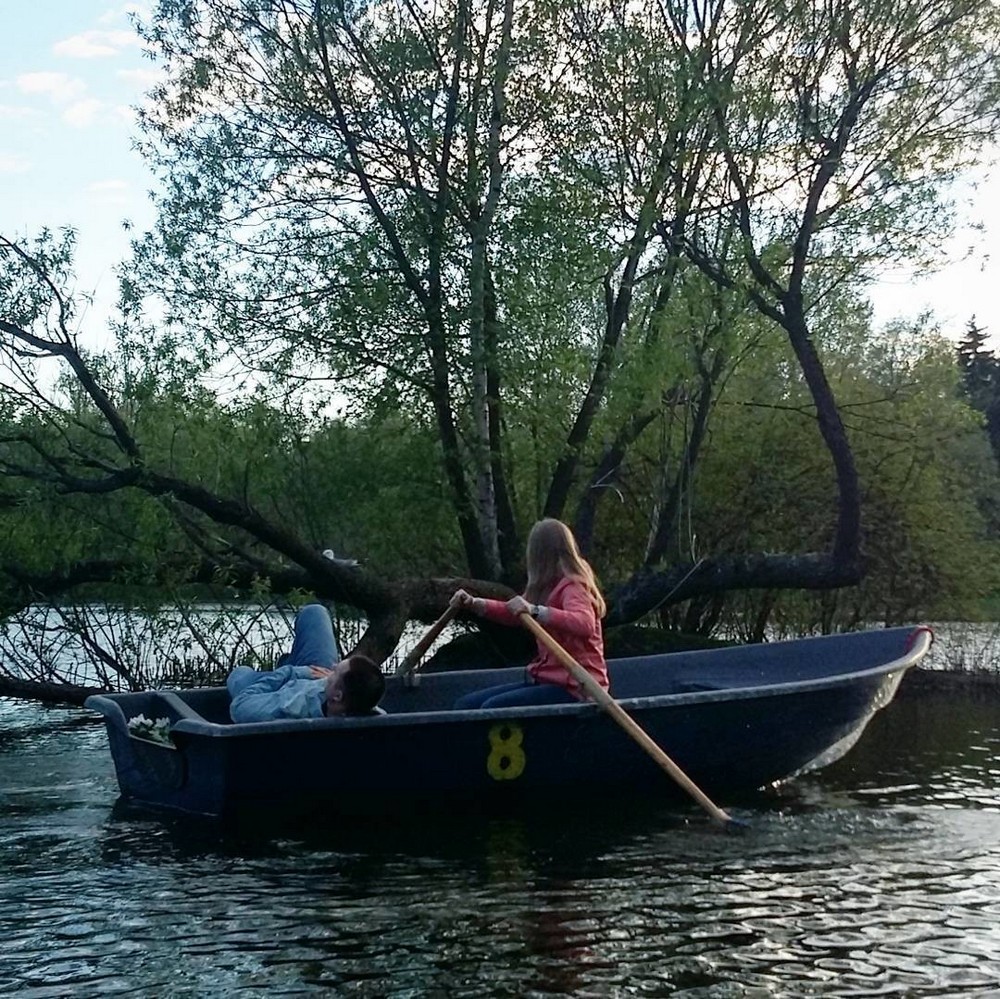 1000x999, 374 Kb / озеро, лодка, весла