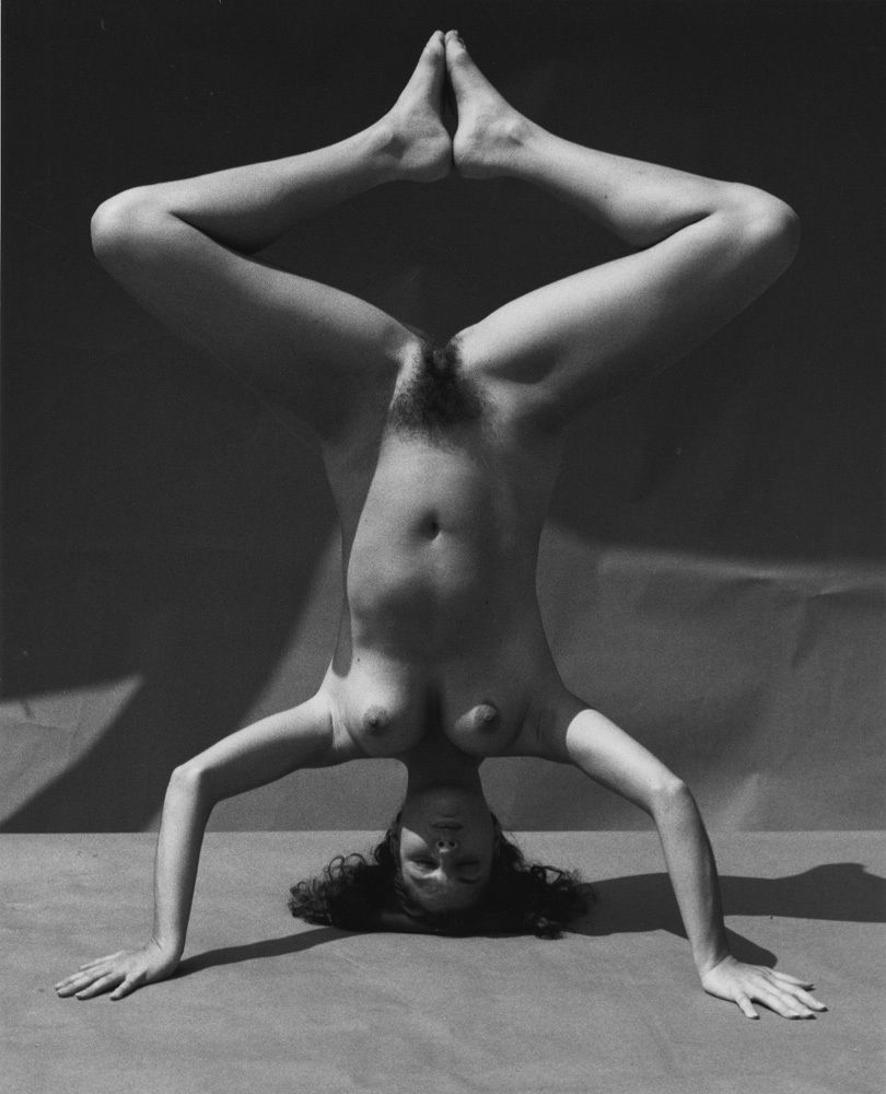 810x1000, 72 Kb / женщина, поза, натюрель, ч/б