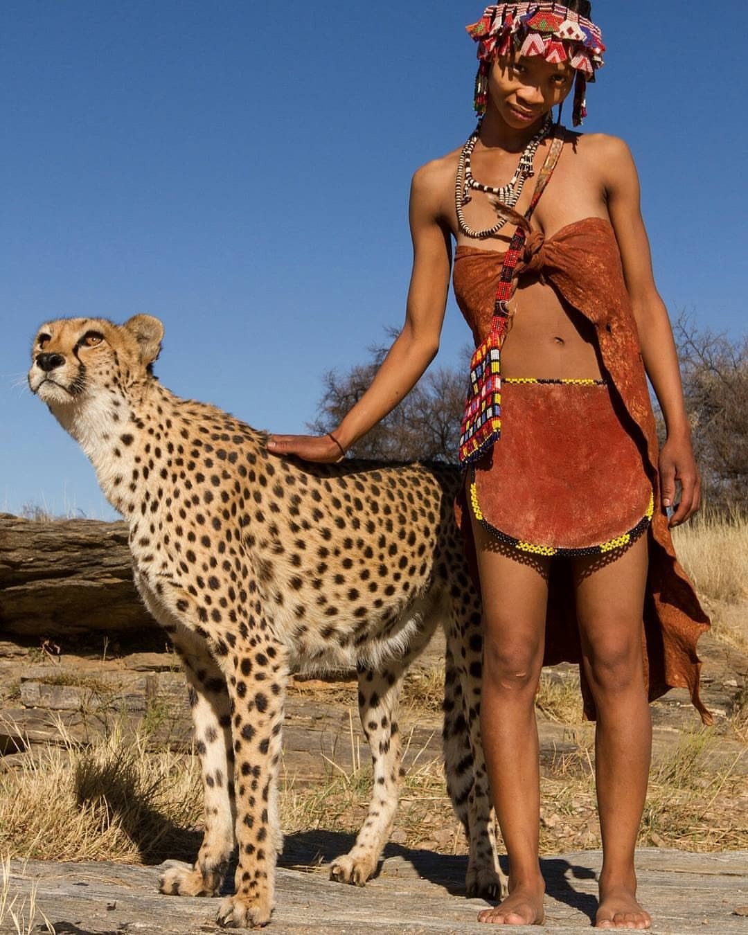 1080x1350, 241 Kb / гепард, абориген, юбка, бусы