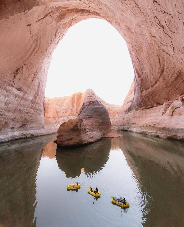 778x960, 103 Kb / озеро, камни, лодка, каньон