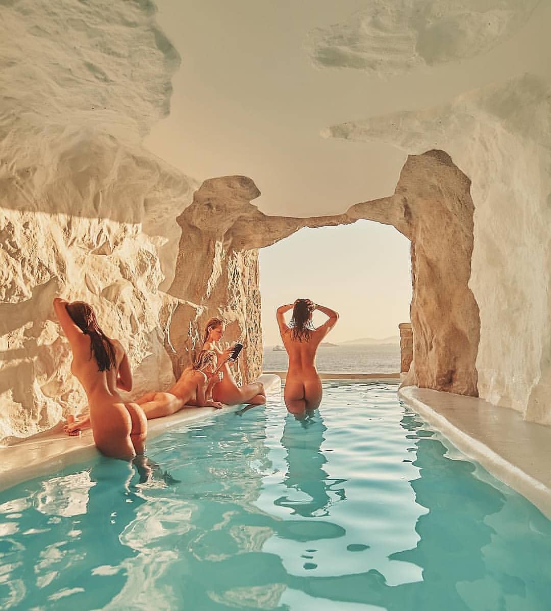 1080x1197, 97 Kb / санторини, бассейн, пещера