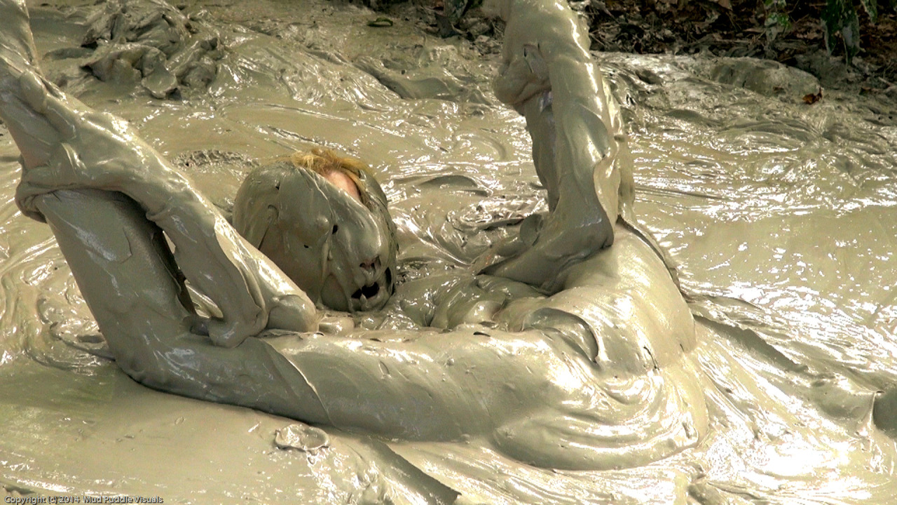 1280x720, 390 Kb / купальщица, глина